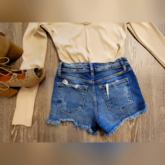 Kan Kan Jean shorts! - Picture 2 of 2